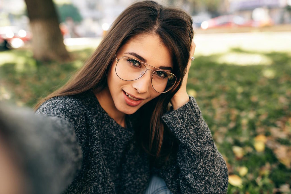 Niewielu kobietom przychodzi do głowy, że mogą potrzebować okularów korekcyjnych